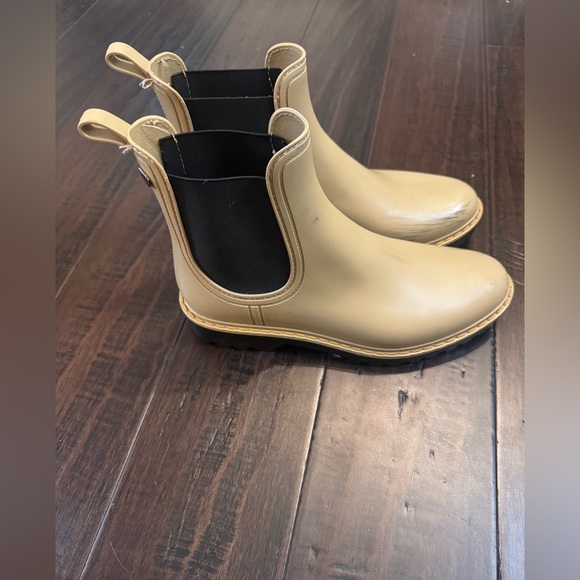 Igor Chelsea rain boots cream color size 39 outdoor adventure activewear boots - Picture 2 of 14